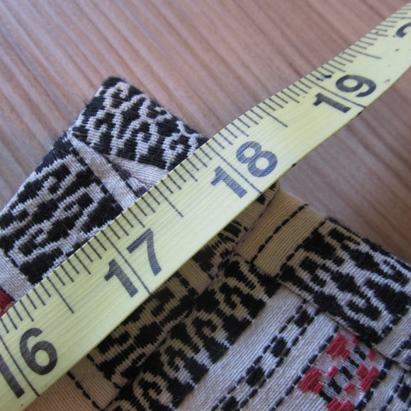 Jacqured Pattern Shorts - Picture 5 of 6